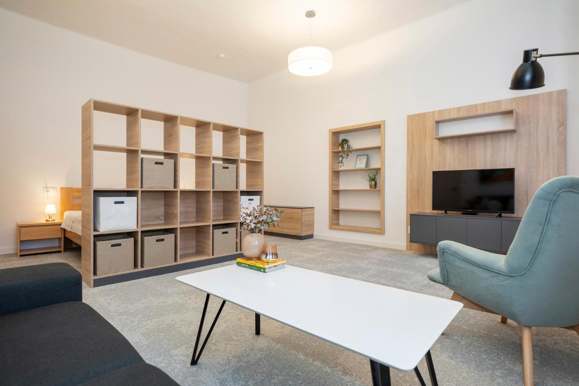 Alure Residences 10 - 24H Self Check-In & Private Parking Next To The Apartment Building Included, City Center Right On Snp Square In A Quiet Passage, New Building, Best Deal In Town Banska Bystrica Exterior photo